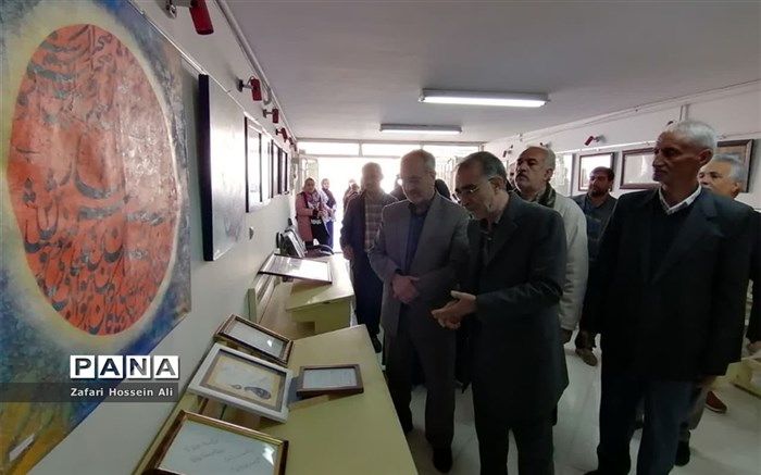 داشتن خط خوش یکی از جذابیت‌های معلمین در بین دانش‌آموزان است