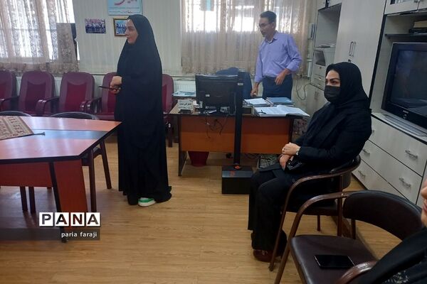 برگزاری انتخابات انجمن اولیا و مربیان در دبستان کشاورز ناحیه ۲ بهارستان