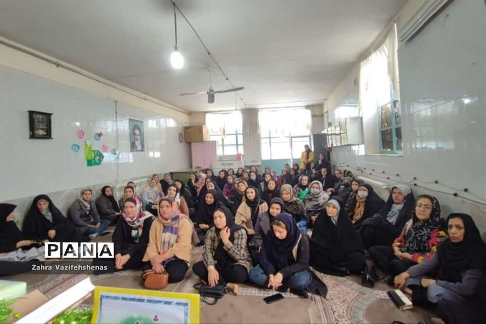 انتخابات انجمن اولیا و مربیان و جلسه دیدار با اولیا در مدرسه دخترانه شهید خاقانی شهرستان شیروان