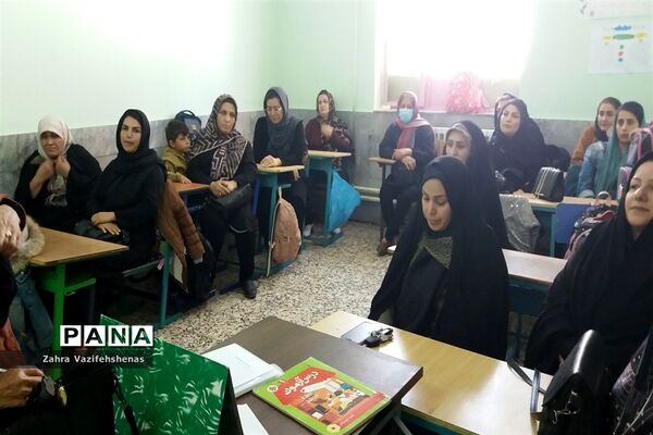 انتخابات انجمن اولیا و مربیان و جلسه دیدار با اولیا در مدرسه دخترانه شهید خاقانی شهرستان شیروان