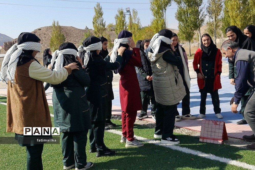اردوی یک‌روزه علمی تربیتی دانش‌آموزان دبیرستان شهید سردار سلیمانی شهرستان فیروزکوه در اردوگاه نور