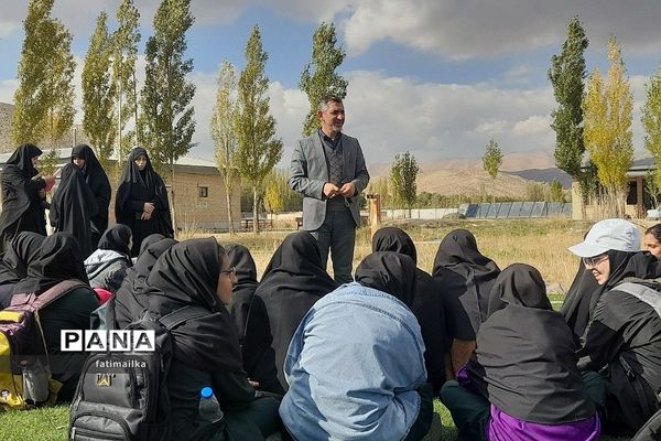 اردوی یک‌روزه علمی تربیتی دانش‌آموزان دبیرستان شهید سردار سلیمانی شهرستان فیروزکوه در اردوگاه نور