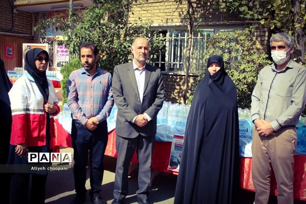 نواختن زنگ همبستگی و مقاومت و برگزاری پویش طوفان آب در دبیرستان حضرت معصومه منطقه ۶