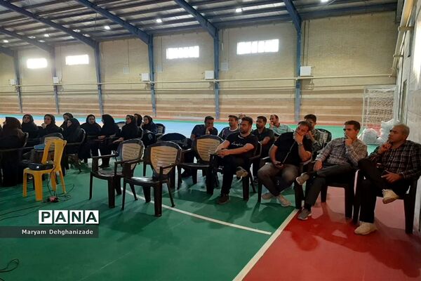 برگزاری دوره  دانستی های تربیت بدنی در هفته تربیت بدنی شهرستان مهریز