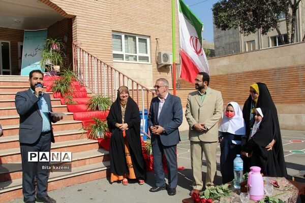 برگزاری مراسم بزرگداشت پیوند اولیا و مربیان در دبستان حضرت معصومه(س) ناحیه‌یک شهرری