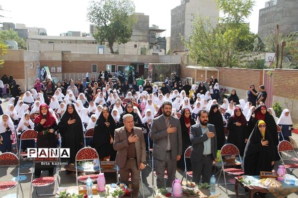 برگزاری مراسم بزرگداشت پیوند اولیا و مربیان در دبستان حضرت معصومه(س) ناحیه‌یک شهرری