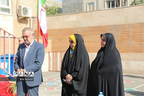 برگزاری مراسم بزرگداشت پیوند اولیا و مربیان در دبستان حضرت معصومه(س) ناحیه‌یک شهرری