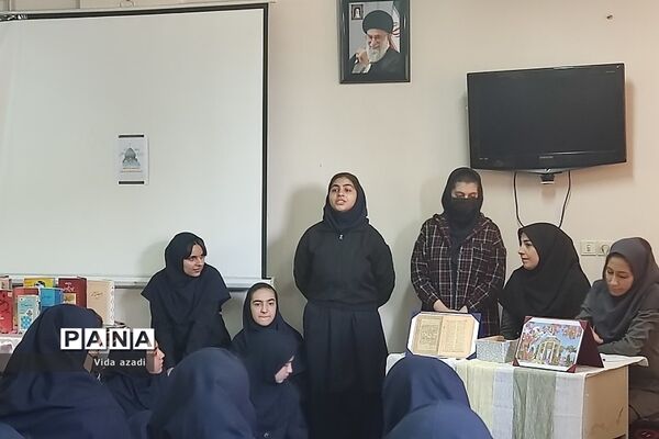 مسابقه شعر در دبیرستان دوره اول کوثر رودهن