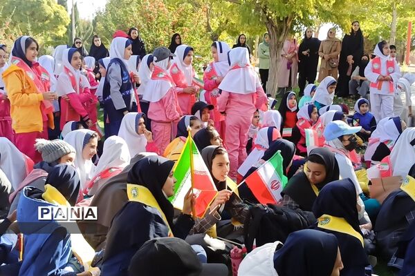 پیاده‌روی بزرگ دانش‌آموزی در شهر سورمق