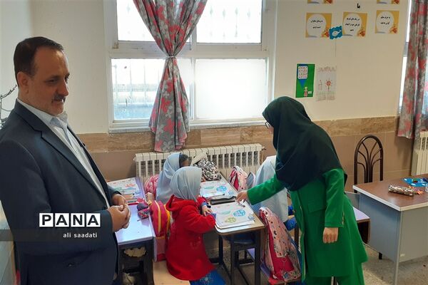 بازدید مدیر آموزش و پرورش شهرستان کلات از کلاس‌های درس آموزشگاه دخترانه ابتدایی شهید علوی شهر زاوین