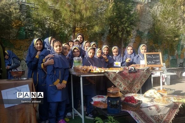 جشنواره غذا در دبستان شهید سجادیان رودهن
