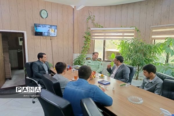 دیدار مدیر آموزش و پرورش منطقه۱۸ شهر تهران با روسا کلانتری‌های منطقه