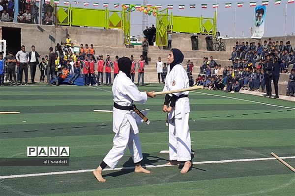 آیین افتتاحیه مسابقات ورزشی دانش‌آموزان شهرستان کلات(یادواره شهدای شهر چنار)طرح امیدستان۱۰۰