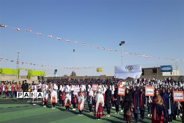 آیین افتتاحیه مسابقات ورزشی دانش‌آموزان شهرستان کلات(یادواره شهدای شهر چنار)طرح امیدستان۱۰۰