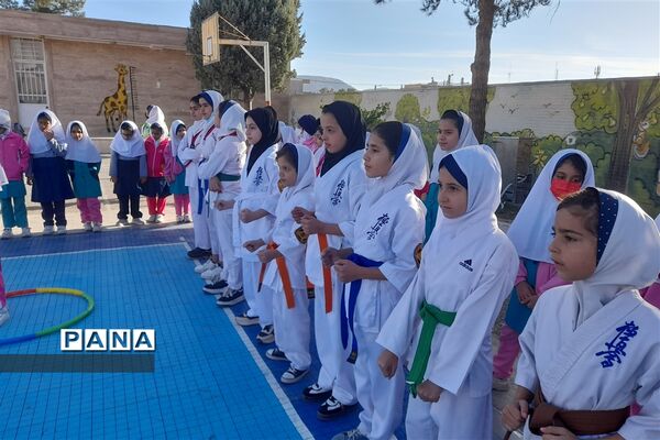 شور ونشاط در مدارس شهرستان آباده در هفته تربیت‌بدنی
