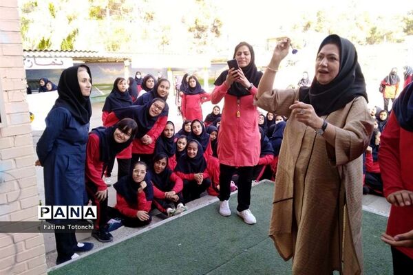 المپیاد ورزشی درون مدرسه‌ای در دبیرستان دخترانه حاج علی اکبر بهادر گراشی