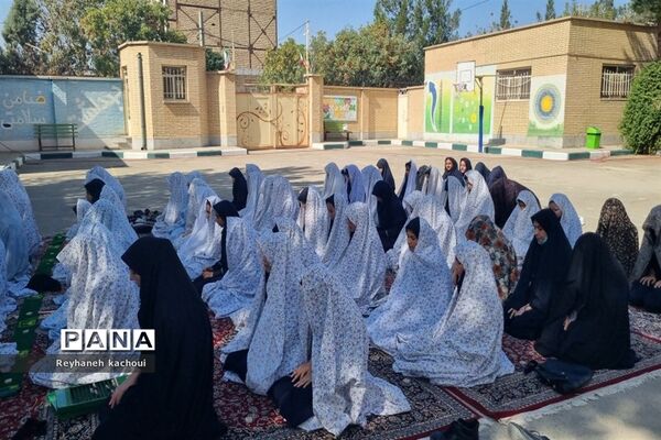 اجرای طرح نماز جماعت در دبیرستان دخترانه عدالت شهر جوادآباد