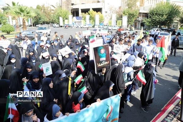 تجمع دانش‌آموزی منطقه ۲ در دفاع از مردم مظلوم و بی دفاع غزه