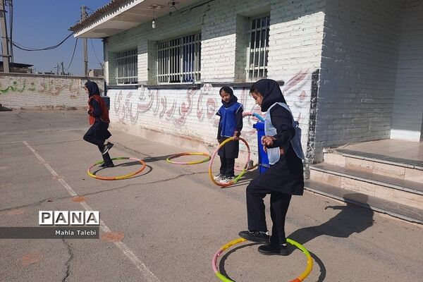 برگزاری جشن ورزش در مدرسه زکیه شهریار