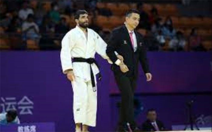 طلای ناب پاراجودو بر گردن بنی‌طبا