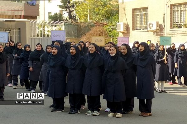 افتتاحیه مسابقات ورزشی در دبیرستان فرهنگ ۱۳