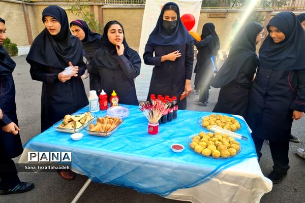 برگزاری جشنواره مدیریت هزینه درآمد در دبیرستان فرهنگ ۱۳