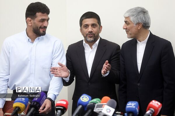 مراسم تجلیل از مدال‌آوران مسابقات جهانی کشتی ۲۰۲۳ صربستان