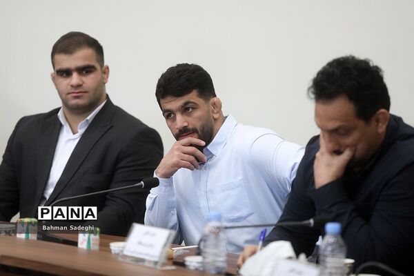 مراسم تجلیل از مدال‌آوران مسابقات جهانی کشتی ۲۰۲۳ صربستان