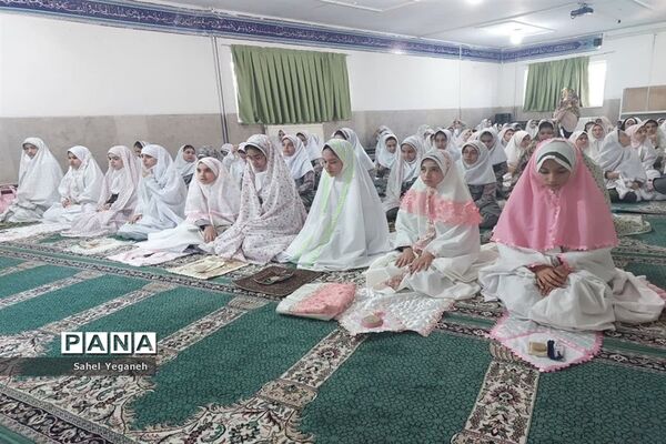 آموزش و برگزاری نماز جماعت درآموزشگاه الله‌اکبر اسلامشهر