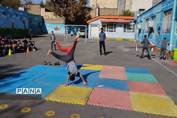 گرامیداشت هفته تربیت‌بدنی در دبستان پسرانه امامت یک