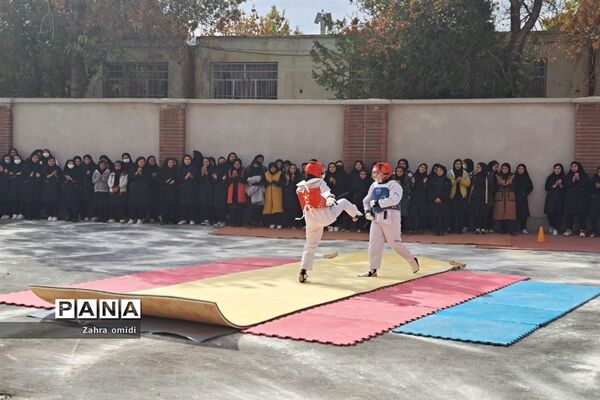 افتتاحیه مسابقات ورزشی درون‌مدرسه‌ای شهرستان ماهنشان