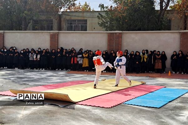 افتتاحیه مسابقات ورزشی درون‌مدرسه‌ای شهرستان ماهنشان