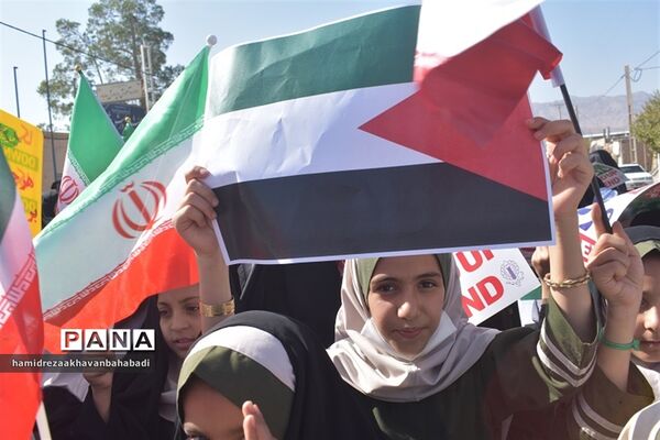 اجتماع مادران و دختران بهاباد یزد در حمایت از کودکان مظلوم غزه