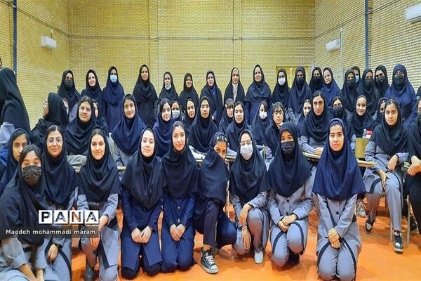 هفته تربیت بدنی در دبیرستان فرزانگان زاهدان