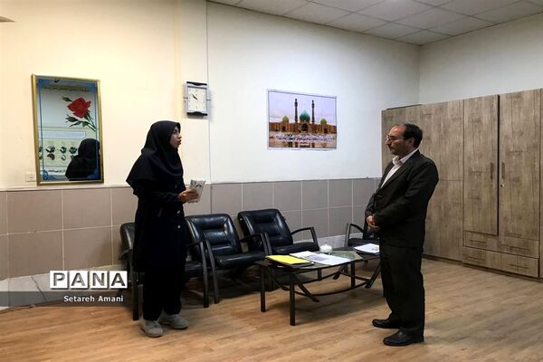 بازدید معاون پرورشی و تربیت‌بدنی  اداره ناحیه ۳ مشهد از دبیرستان شاهد ارض اقدس