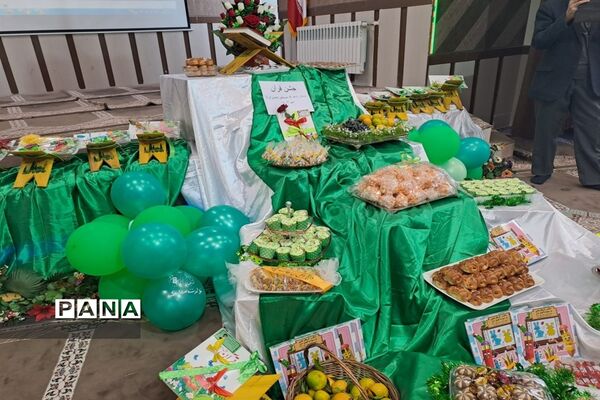 جشن قرآن در دبستان شاهد آقا مصطفی خمینی (ره)کاشمر