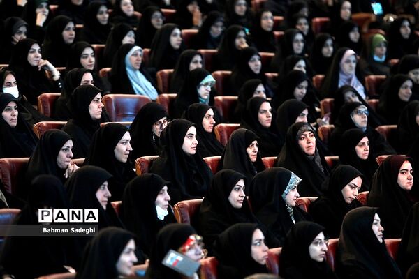 همایش طلیعه‌داران تعلیم و تربیت