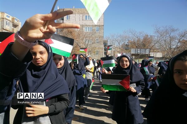 مراسم حمایت از فلسطین در دبستان دخترانه کوثر