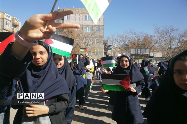 مراسم حمایت از فلسطین در دبستان دخترانه کوثر