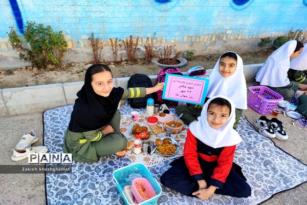جشنواره غذای سالم و اردوی درون مدرسه‌ای در مدرسه شهید خاقانی شهرستان شیروان