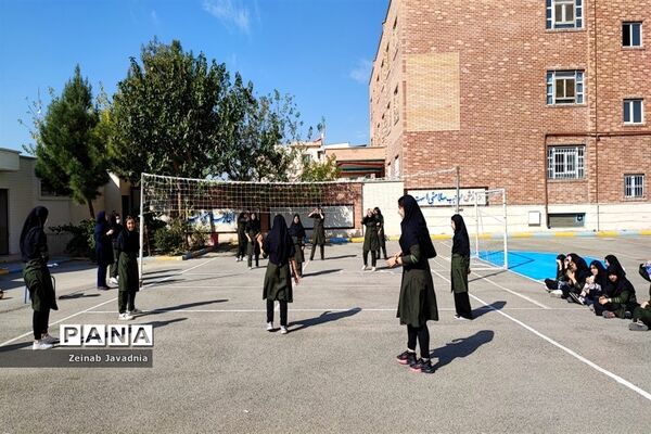 برگزاری المپیاد‌های ورزشی به‌مناسبت هفته تربیت‌بدنی در مدرسه شهدای اقتدار ملارد