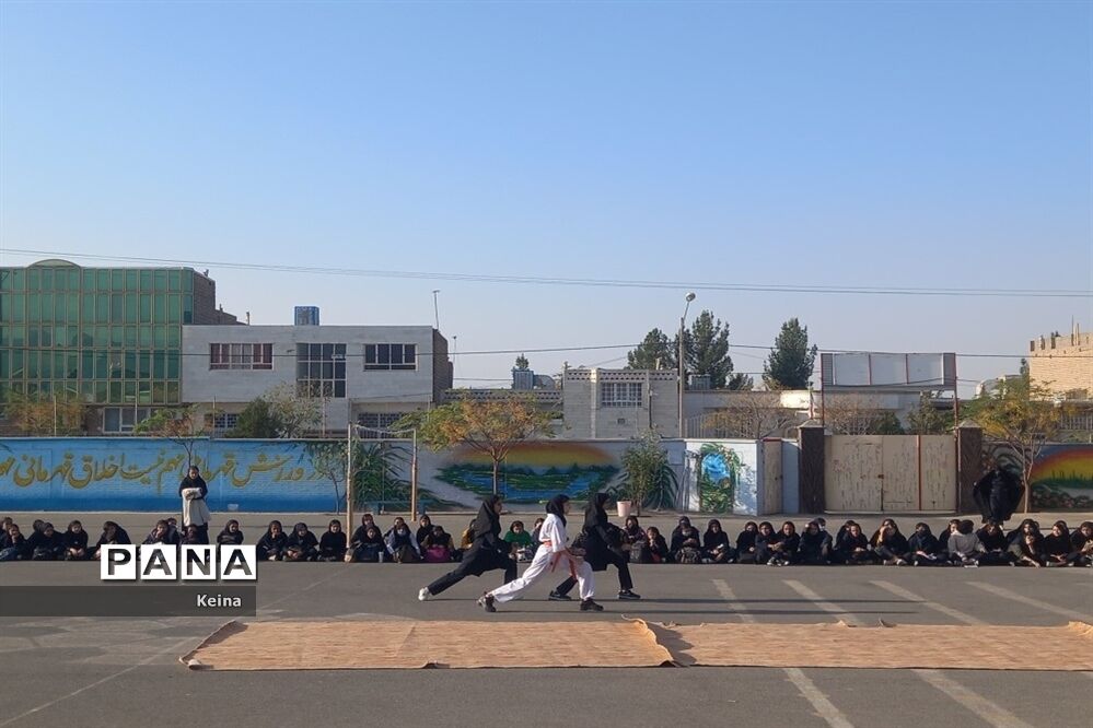 گرامیداشت هفته تربیت‌بدنی در دبیرستان الزهرا(س) و فرهنگ مرحوم فخرایی