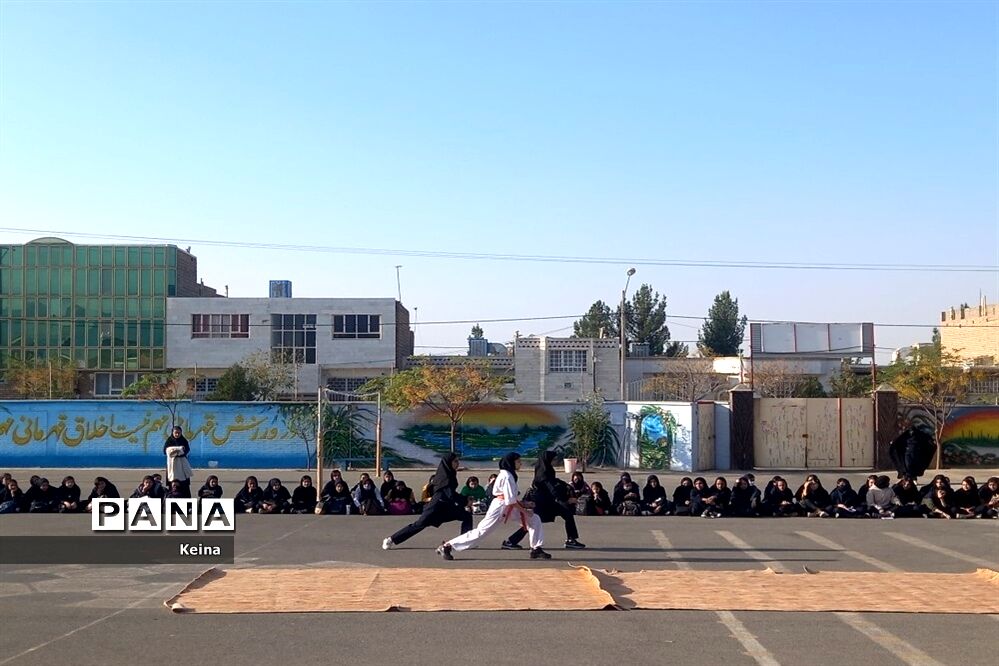 گرامیداشت هفته تربیت‌بدنی در دبیرستان الزهرا(س) و فرهنگ مرحوم فخرایی