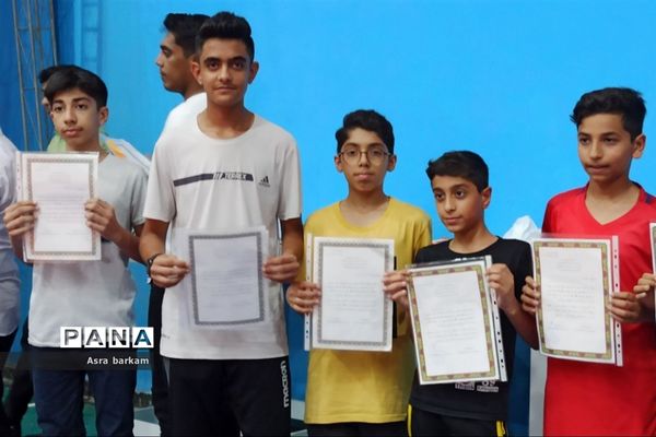تجلیل از ورزشکاران برتر مسابقات ورزشی بندرخمیر