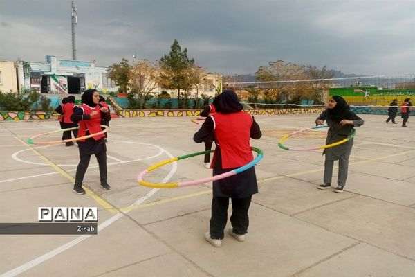 گرامیداشت هفته تربیت‌بدنی و ورزش در دبیرستان حضرت مریم(س) شهرستان کاشمر