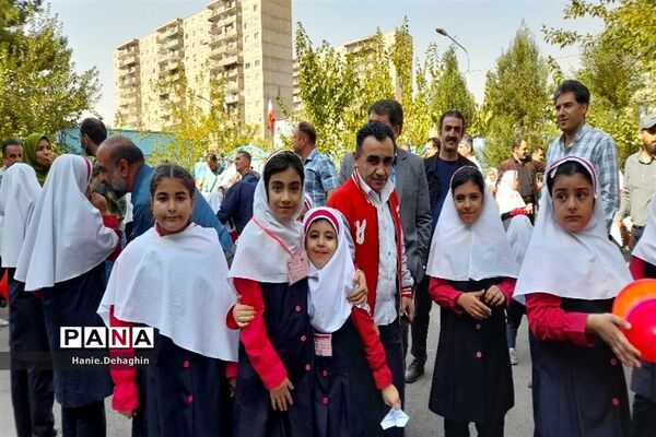 اردوی درون مدرسه‌ای پدر و دختری در مدرسه بنت‌الهدی پاکدشت