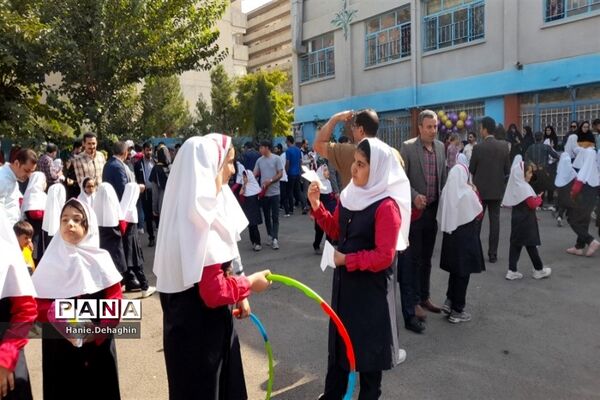 اردوی درون مدرسه‌ای پدر و دختری در مدرسه بنت‌الهدی پاکدشت