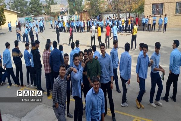 المپیاد درون مدرسه‌ای دبیرستان نمونه آیت الله خامنه‌ای کاشمر