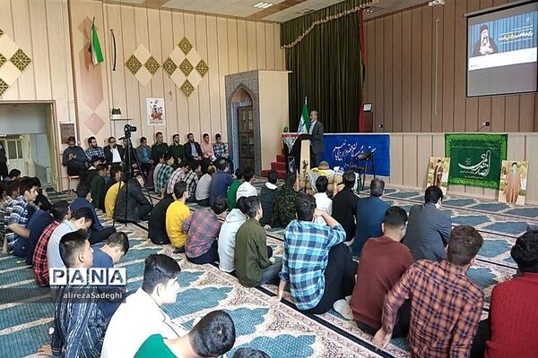 یادواره شهدای دانش‌آموز در دبیرستان امام علی(ع) ابرکوه
