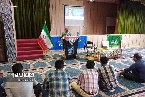 یادواره شهدای دانش‌آموز در دبیرستان امام علی(ع) ابرکوه